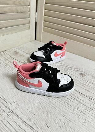 Кросівки jordan 1 low alt 5
