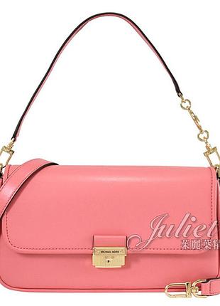 Жіноча шкіряна сумка michael kors bradshaw small convertible shoulder bag у ніжно-рожевому кольорі .