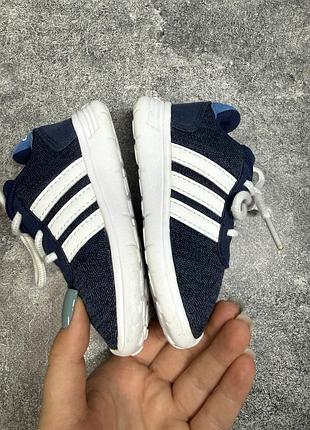 Оригінальні кросівки adidas 4