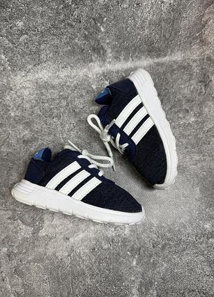 Оригінальні кросівки adidas 3