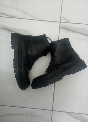 Модняви удобные сапожки zara, размер 35.