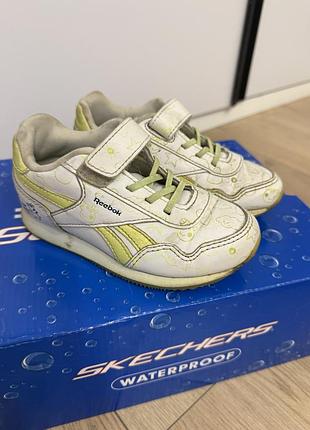 Шкіряні легкі кросівки на дівчинку reebok