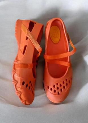 Sketchers оранжеві