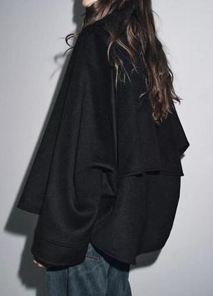 Шерстяное укороченное пальто zara свободного кроя.