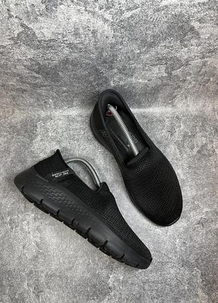 Кросівки skechers hands free slip-ins go walk / чорні сліпони крокси без шнурків