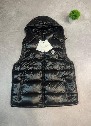 Жилетка moncler  розмір m колір: чорний