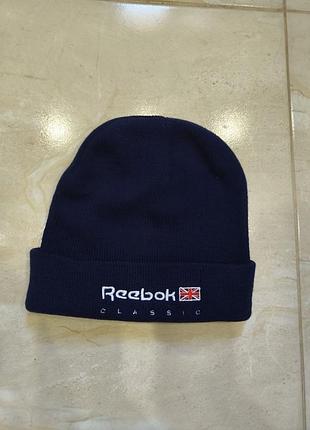 Базова шапка reebok