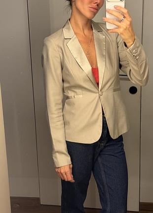 Нарядний блейзер жакет жіночий zara бежевий