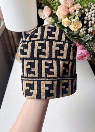 Жіноча шапка з логотипом fendi 20% шерсті
