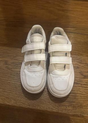 Кросівки adidas 32
