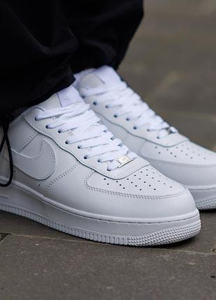 Чоловічі кросівки nike air force 1 07 nd білі кеди на кожен день трендові для чоловіків з натуральної шкіри літні найк аір форс