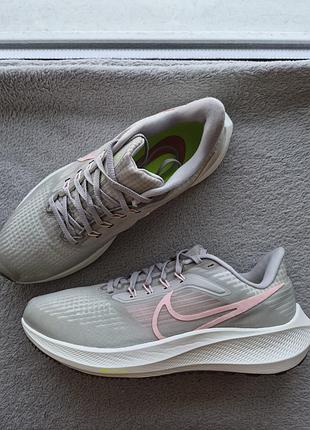 Кроссовки 40р. nike 2