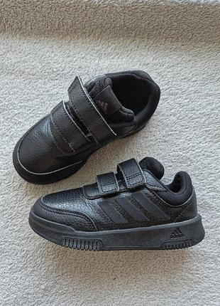 Кроссовки 25р. adidas