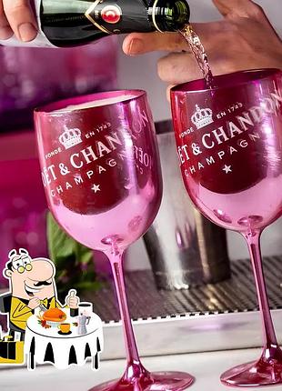 Фірмові келихи для шампанського moët & chandon. фужери миє шандон. рожевий moet
