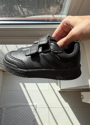 Дитячі кросівки adidas 25