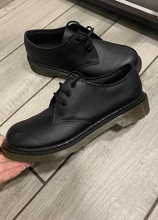 Жіночі туфлі dr.martens р-37
