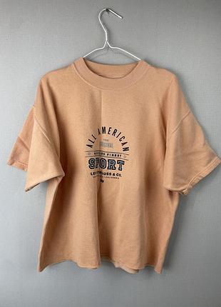 Футболка оверсайз із принтом «all american sport levi strauss & co.» спереду