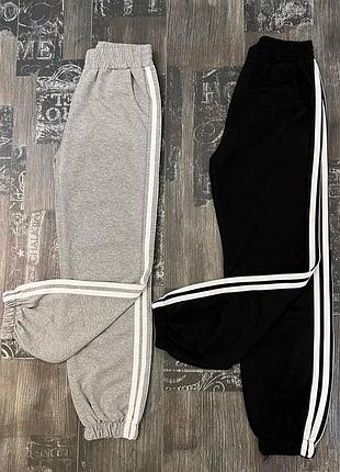 Женские спортивные штаны с лампасами 42-46 48-50 джоггеры с резинкой s-xl брюки двухнить женские с полосками серый, 48/52
