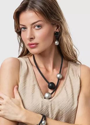 Жіноче кольє з ювелірної смоли на каучуку silver satin indira mkin02025