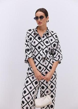 Костюм женский шелковый молочный с абстрактным узором mkar35190-2