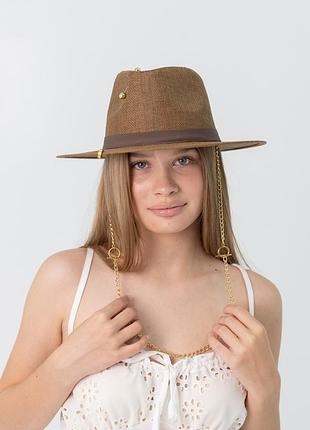 Шляпа федора с золотистой цепью d.hats коричневая