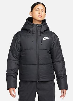 Куртка жінок. nike synthetic-fill hooded jacket (арт. cv8667-010) xs (38-40)