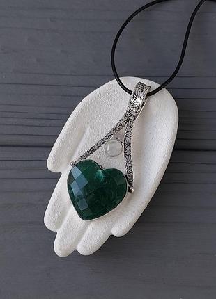 Подвес "сердце" индийский изумруд и лунный камень. кулон из индийского изумруда и луны. индия!