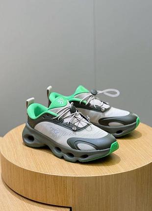 Мужские спортивные кроссовки серо-зеленого цвета on running x loewe cloudventure