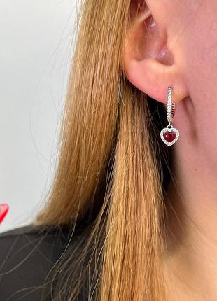 Красные серьги пандора pandora 8