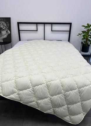 Одеяло oda зимнее холофайбер двуспальное 175x210 двусторонняя (молочный, вензеля)