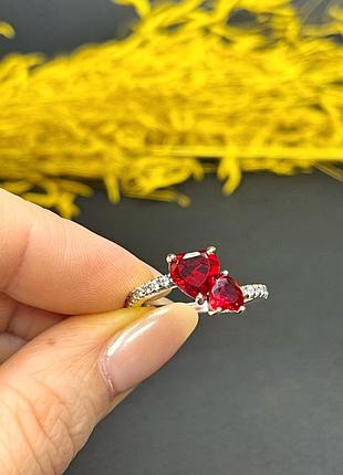 Кольцо красное сердце пандора 19