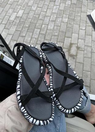 Босоножки зебра 40 (25.5см)