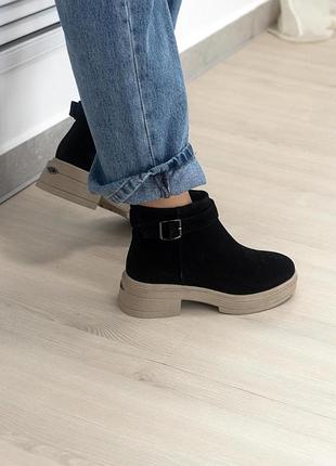 Замшеві чорні черевики байка 5