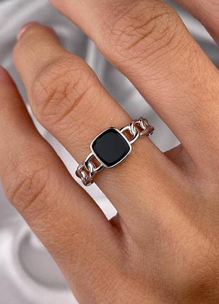Серебряное кольцо с ониксом 1492.10р
