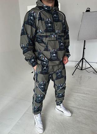 Принтованный спортивный мужской коричневый костюм