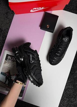 Женские кроссовки nike air max plus black 37