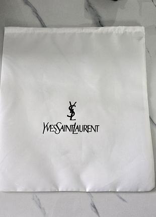 Пыльник yves saint-laurent маленький есть