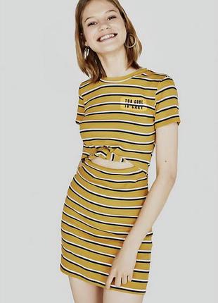 Яскрава літня жовта сукня у смужку bershka розмір xs