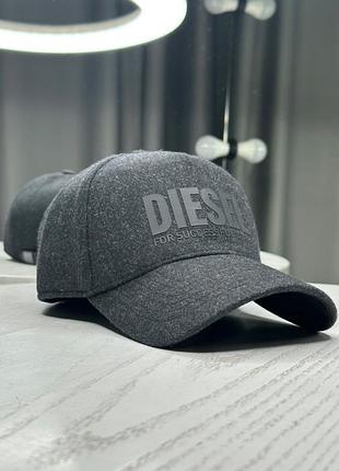 Тепла бейсболка diezel сірого кольору в розмірах xxl/61-62