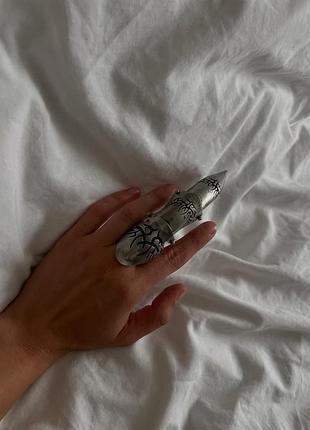 Винтажное готическое кольцо на весь палец