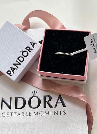 Кільце срібне з паве пандора pandora