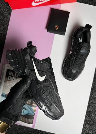 Жіночі кросівки nike v2k run black 40