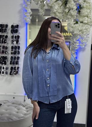 Світло-блакитна сатинова блуза zara