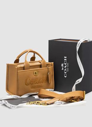 Жіноча сумочка coach cargo tote bag світло-коричнева 20 х 14 х 11 см
