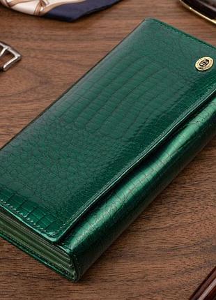 Лакированный женский кошелек с блоком для визиток из натуральной кожи st leather 19424 зеленый