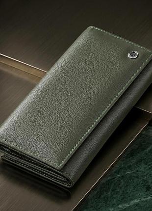 Вместительный женский кошелек на магнитах из натуральной кожи st leather 23115 зеленый