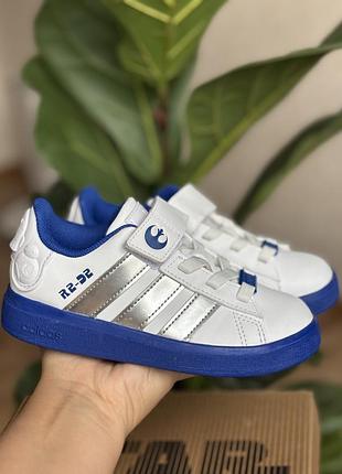 Нові кросівки adidas білі хлопчику 28р 16,5см синтетична шкіра