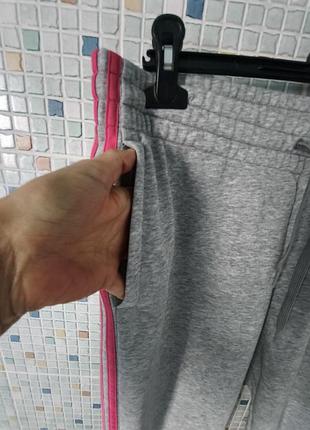 Спортивные штаны adidas. 4