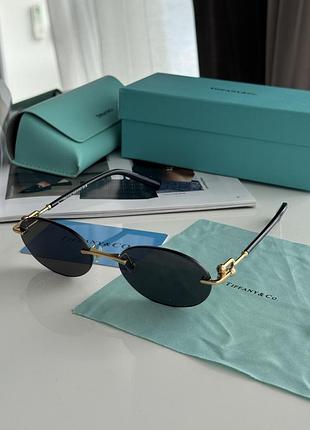 Стильні сонцезахисні окуляри tiffany & co з чорними лінзами 58/18/140