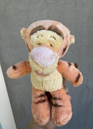 М'яка плюшева іграшка тигра (tigger) за мотивами історій про вінні-пуха від бренду disney